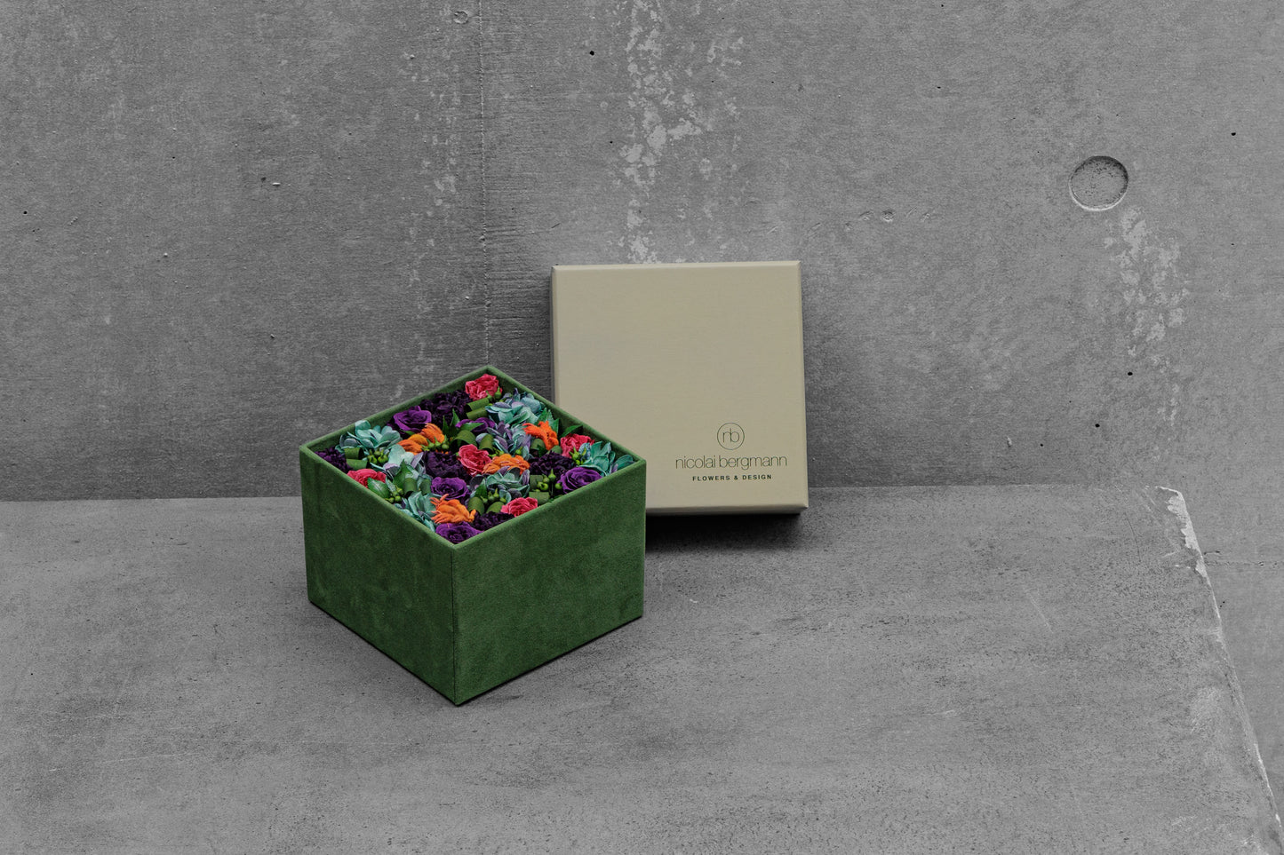 
                  
                    Green box
                  
                